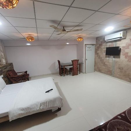 Agrawal Bhavan Budget Stay Only For Indians Mumbai Exteriör bild