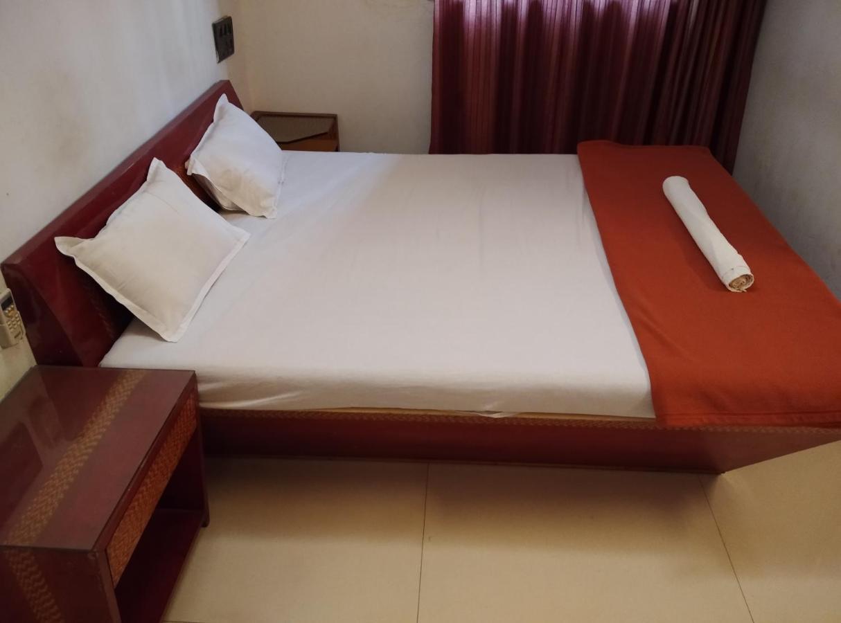 Agrawal Bhavan Budget Stay Only For Indians Mumbai Exteriör bild