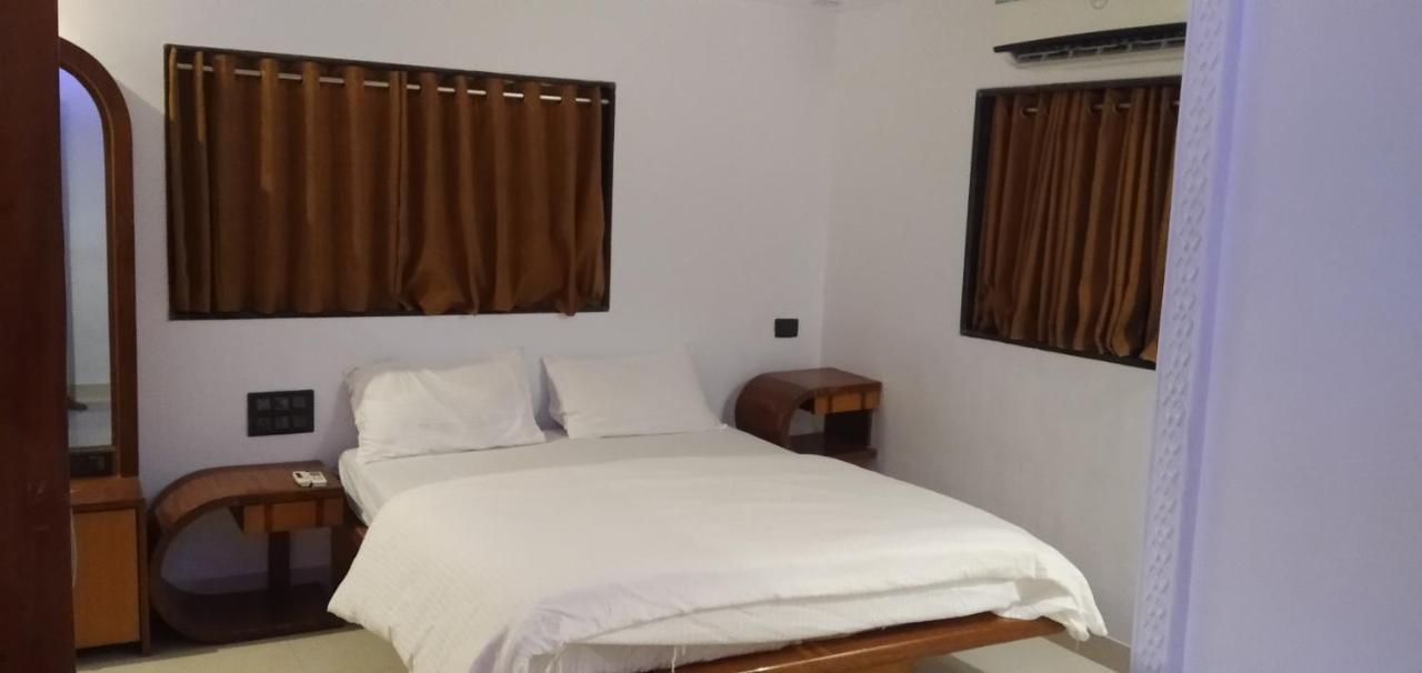 Agrawal Bhavan Budget Stay Only For Indians Mumbai Exteriör bild
