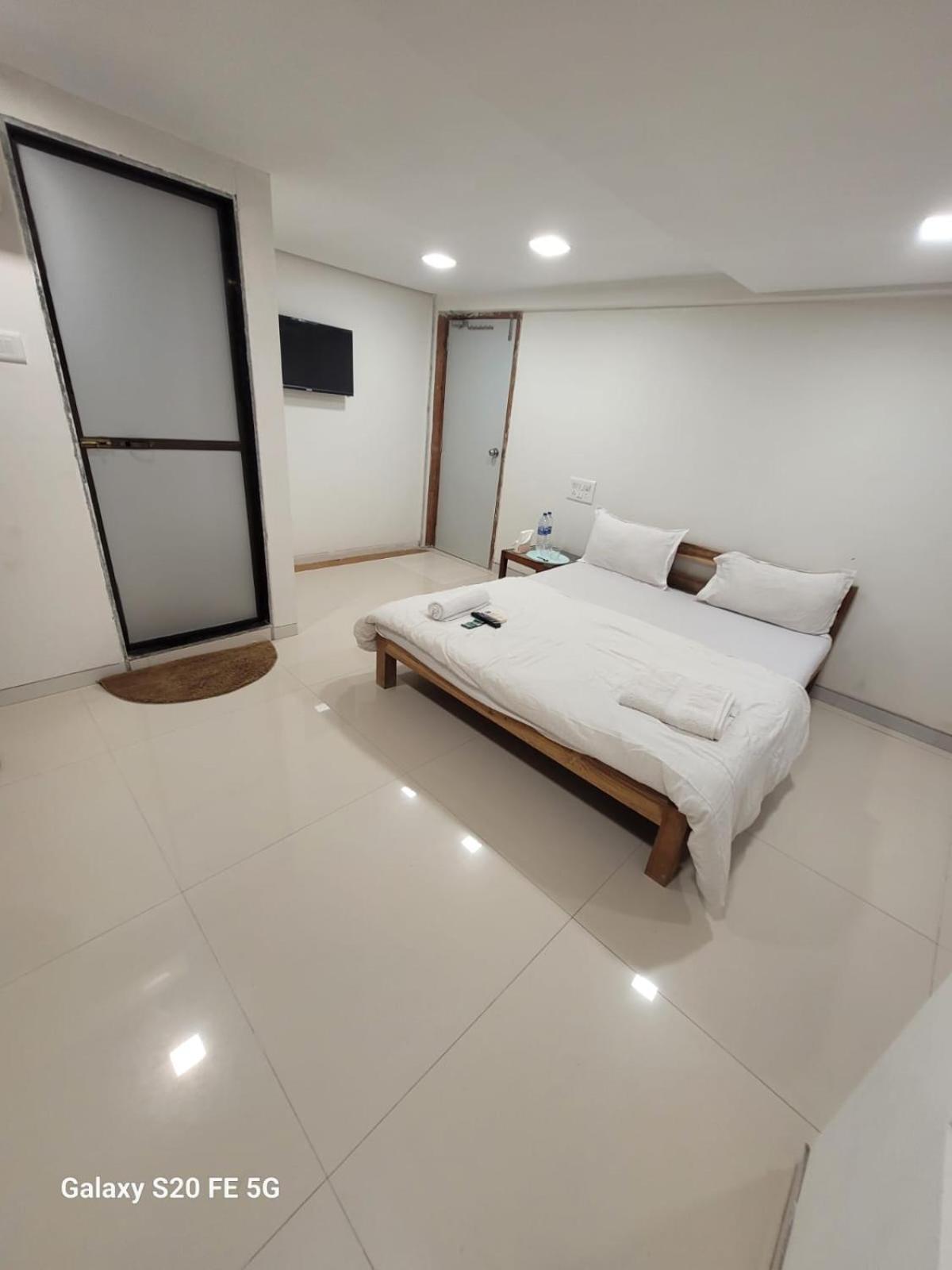 Agrawal Bhavan Budget Stay Only For Indians Mumbai Exteriör bild